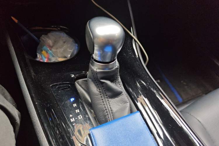 Used Toyota C-HR 2020 2.0L Leading Edition Gear Lever
