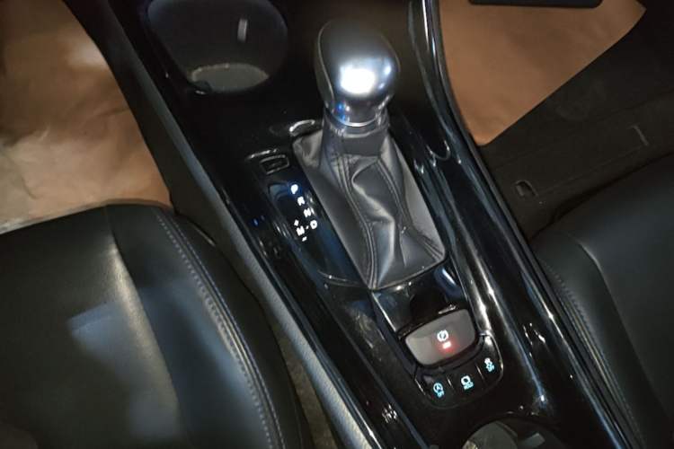 Used Toyota C-HR 2020 2.0L Leading Edition Gear Lever