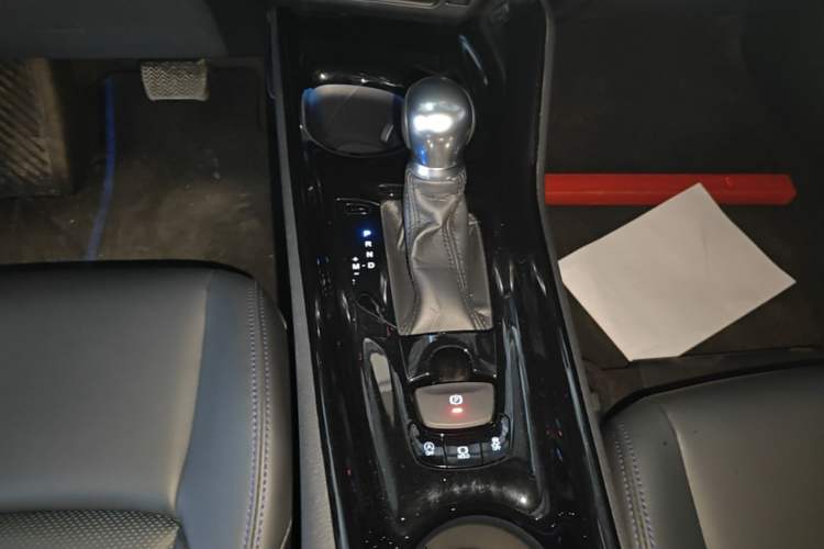 Used Toyota C-HR 2020 2.0L Luxury Edition Gear Lever