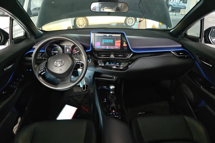 Used Toyota C-HR 2020 2.0L Leading Edition Interior 2