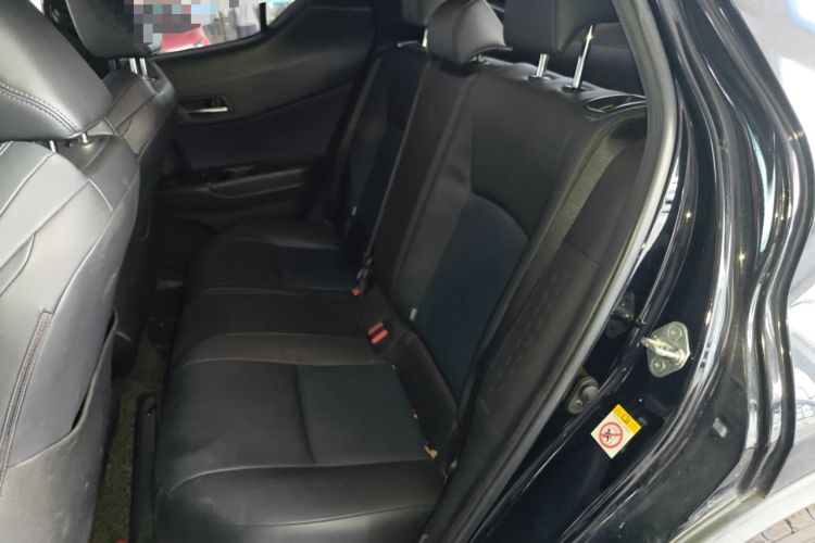 Used Toyota C-HR 2020 2.0L Leading Edition Interior 4