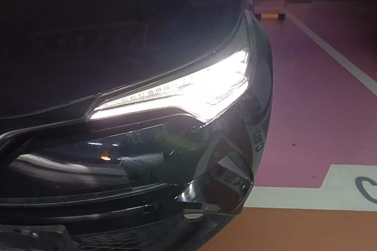 Used Toyota C-HR 2020 2.0L Luxury Edition Left Front Headlight