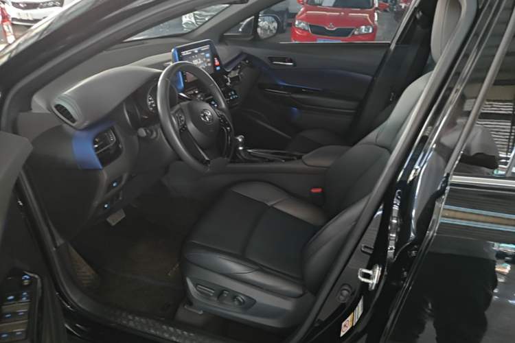 Used Toyota C-HR 2020 2.0L Luxury Edition Left Front Seat