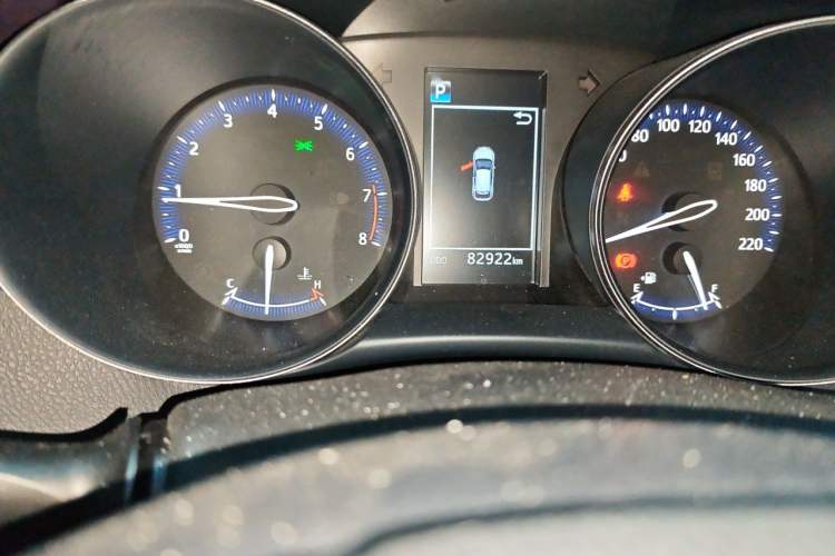 Used Toyota C-HR 2020 2.0L Leading Edition Odometer Close Up