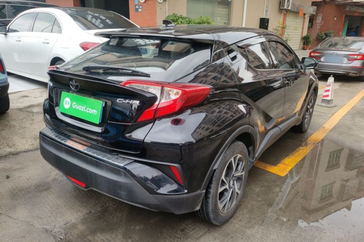 Used Toyota C-HR 2020 2.0L Leading Edition Rear Right 45 Deg