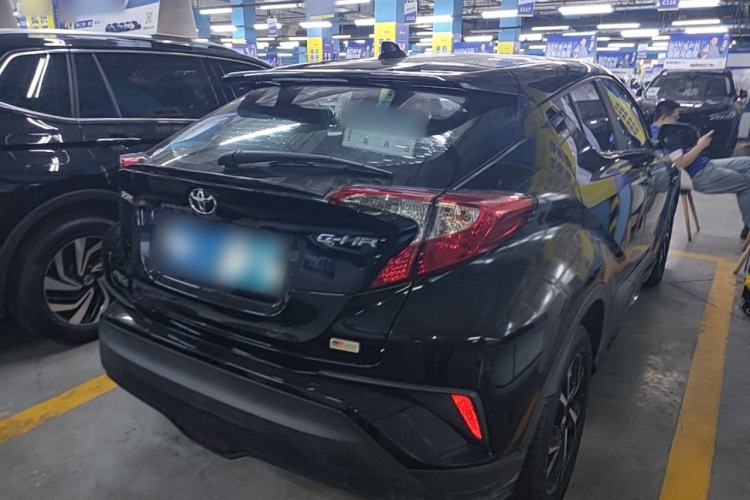 Used Toyota C-HR 2020 2.0L Leading Edition Rear Right 45 Deg