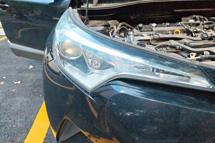 Used Toyota C-HR 2020 2.0L Leading Edition Right Front Headlight