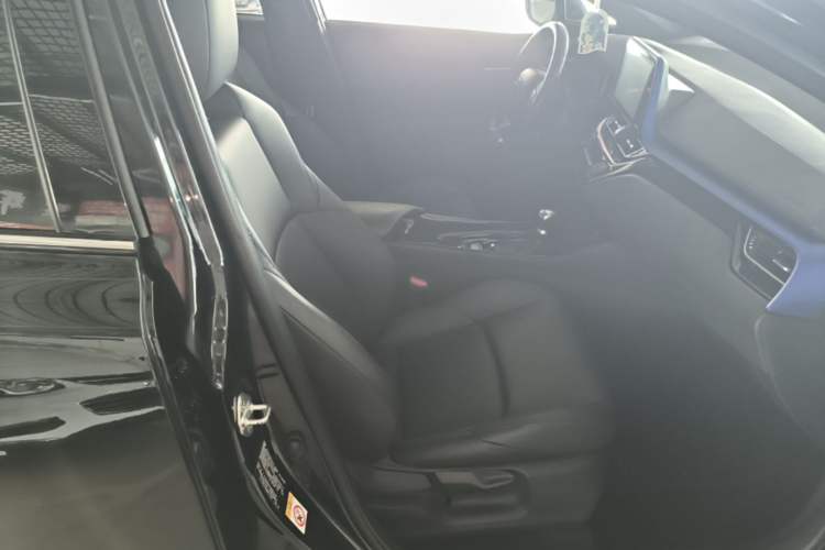 Used Toyota C-HR 2020 2.0L Luxury Edition Right Front Seat