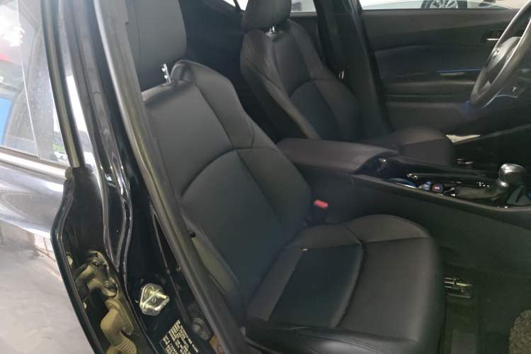 Used Toyota C-HR 2020 2.0L Leading Edition Right Front Seat