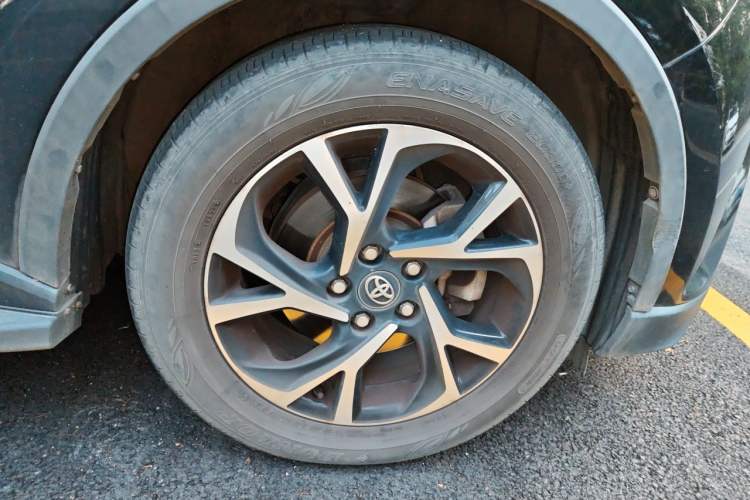Used Toyota C-HR 2020 2.0L Leading Edition Right Front Wheel Hub