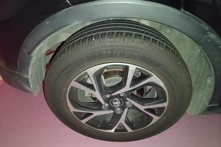 Used Toyota C-HR 2020 2.0L Luxury Edition Right Rear Wheel Hub