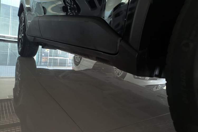 Used Toyota C-HR 2020 2.0L Luxury Edition Right Side Sill