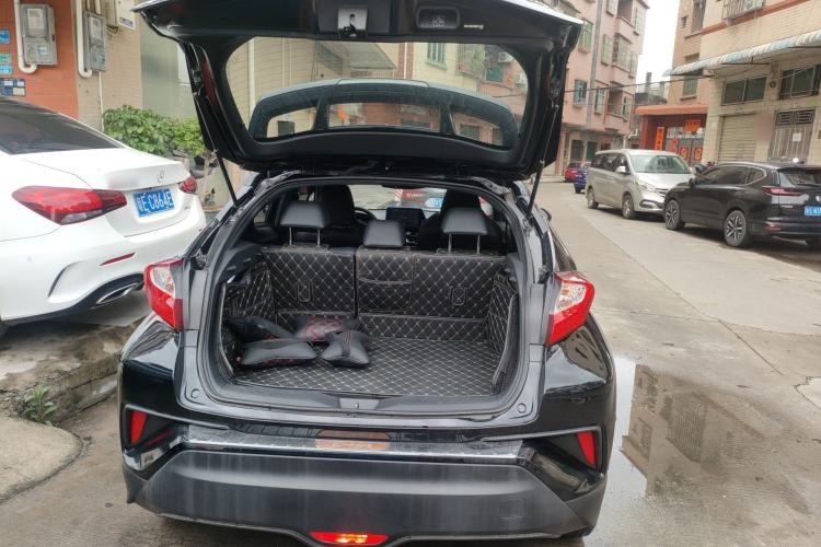 Used Toyota C-HR 2020 2.0L Leading Edition Trunk