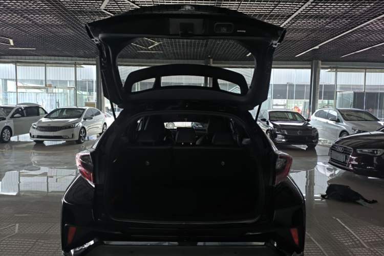 Used Toyota C-HR 2020 2.0L Luxury Edition Trunk
