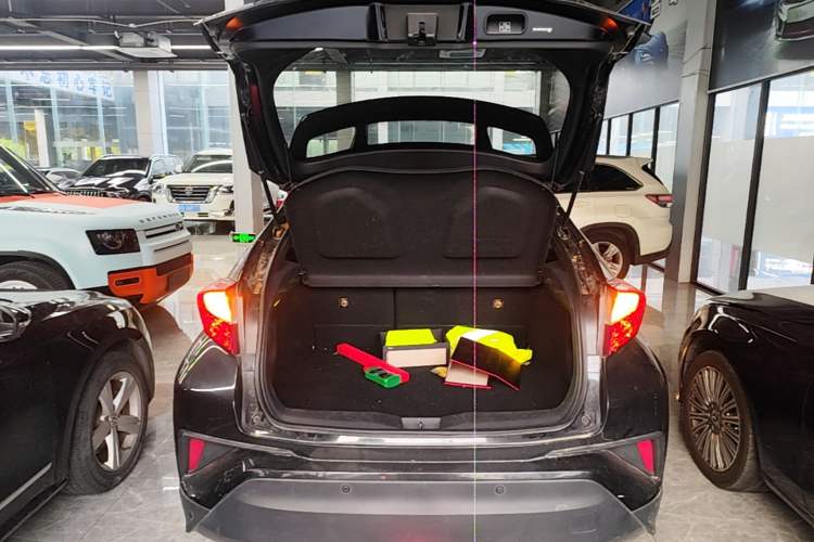 Used Toyota C-HR 2020 2.0L Leading Edition Trunk
