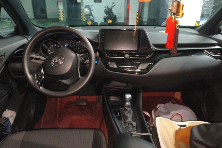 Used Toyota C-HR 2020 2.0L Comfort Edition Center Console