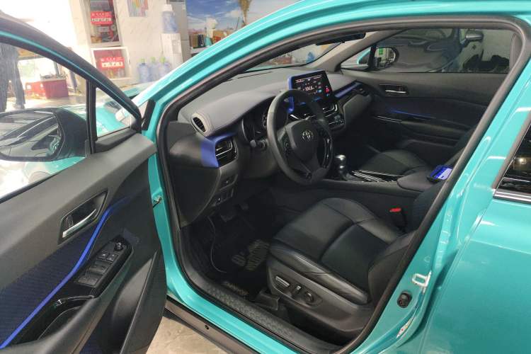 Used Toyota C-HR 2020 2.0L Luxury Edition Driver Seat