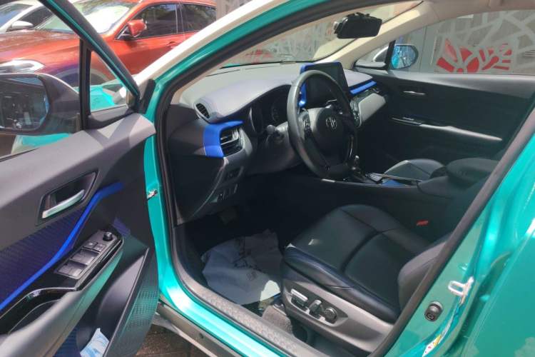 Used Toyota C-HR 2020 2.0L Luxury Edition Driver Seat