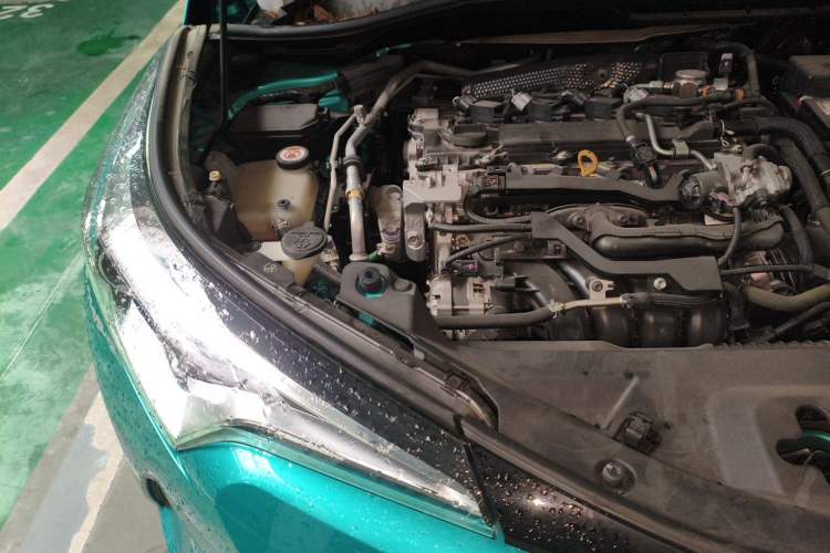 Used Toyota C-HR 2020 2.0L Comfort Edition Engine Bay Right