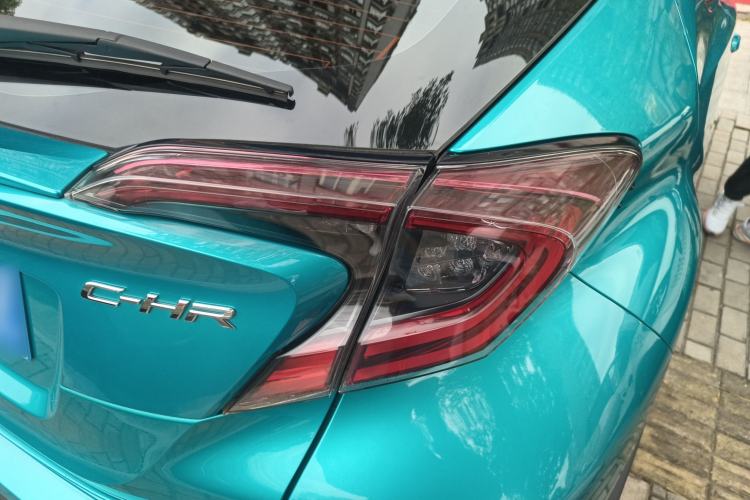 Used Toyota C-HR 2020 2.0L Luxury Edition Exterior 3