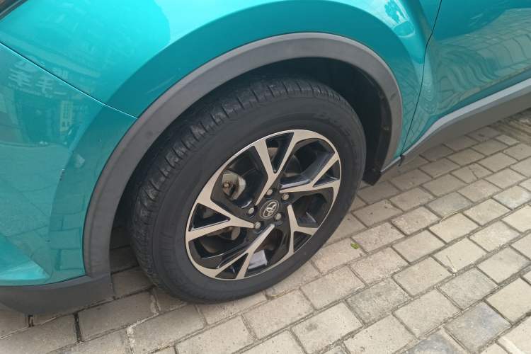 Used Toyota C-HR 2020 2.0L Luxury Edition Exterior 4