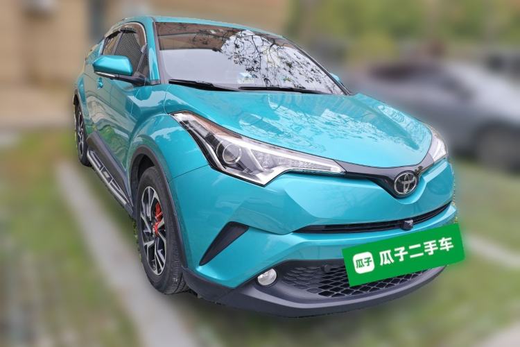 Used Toyota C-HR 2020 2.0L Leading Edition Front Right 45 Deg