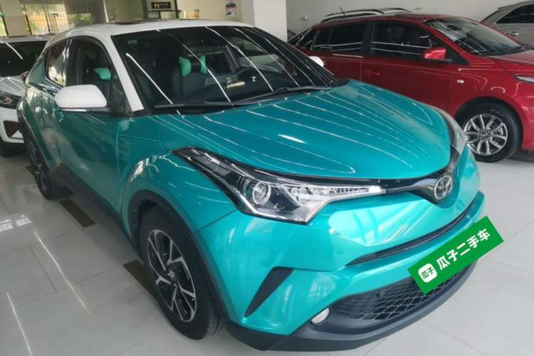 Used Toyota C-HR 2020 2.0L Leading Edition Front Right 45 Deg