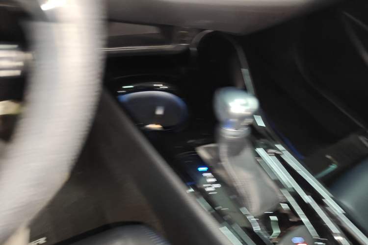Used Toyota C-HR 2020 2.0L Leading Edition Gear Lever