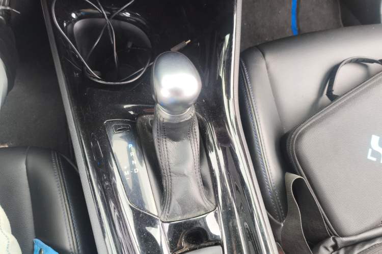 Used Toyota C-HR 2020 2.0L Luxury Edition Gear Lever