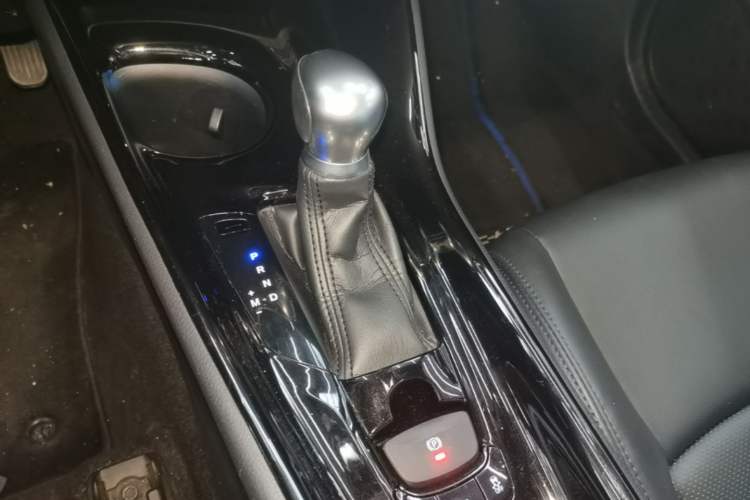 Used Toyota C-HR 2020 2.0L Leading Edition Gear Lever