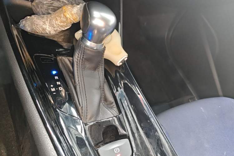 Used Toyota C-HR 2020 2.0L Leading Edition Gear Lever
