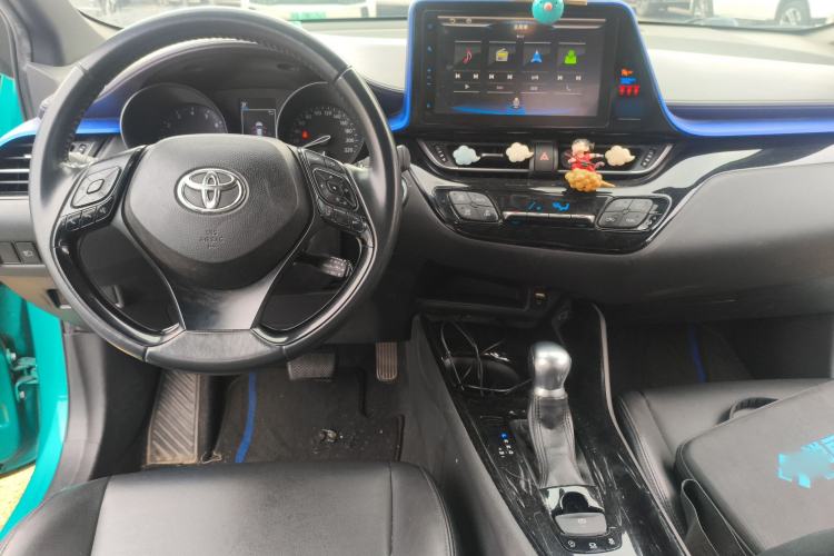 Used Toyota C-HR 2020 2.0L Luxury Edition Interior 2
