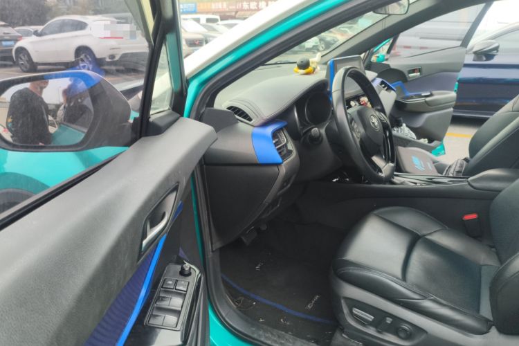 Used Toyota C-HR 2020 2.0L Luxury Edition Interior 3