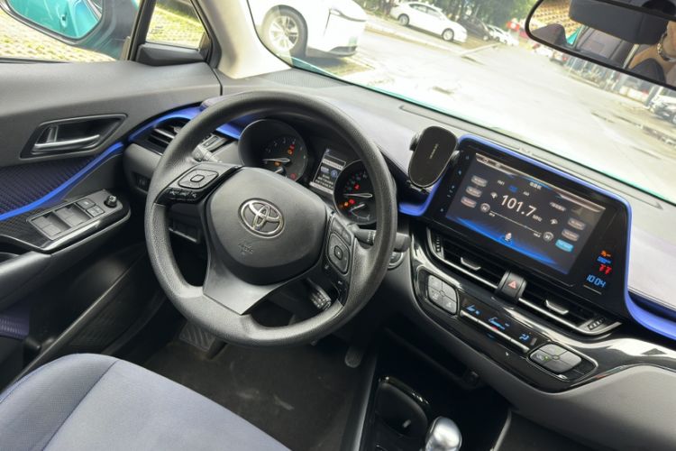 Used Toyota C-HR 2020 2.0L Leading Edition Interior 3