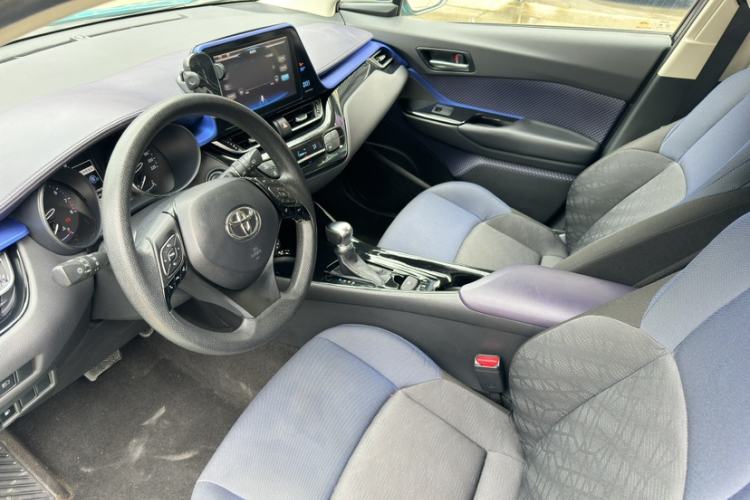 Used Toyota C-HR 2020 2.0L Leading Edition Interior 4