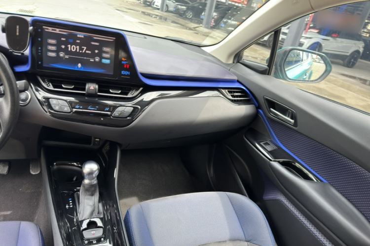 Used Toyota C-HR 2020 2.0L Leading Edition Interior 5