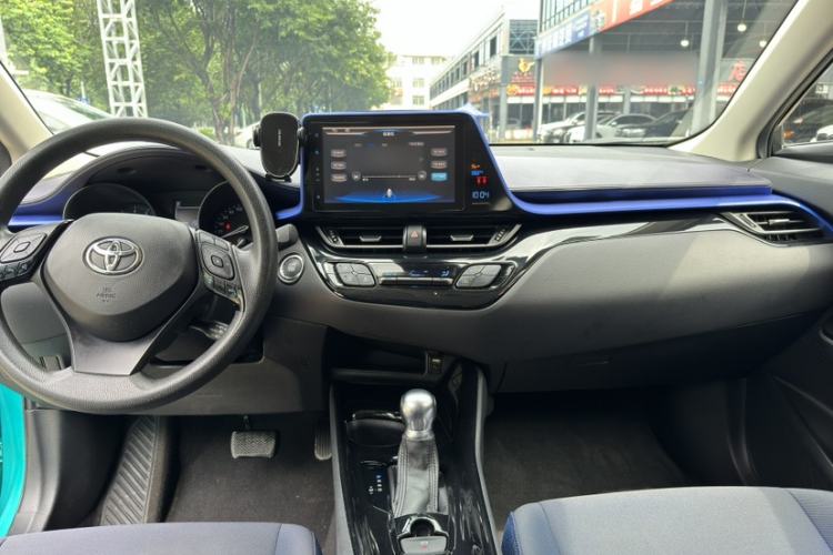 Used Toyota C-HR 2020 2.0L Leading Edition Interior 7