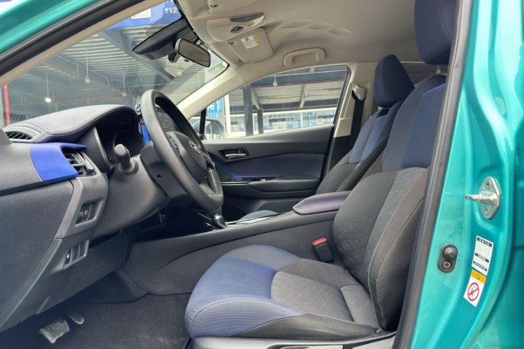 Used Toyota C-HR 2020 2.0L Leading Edition Interior 8