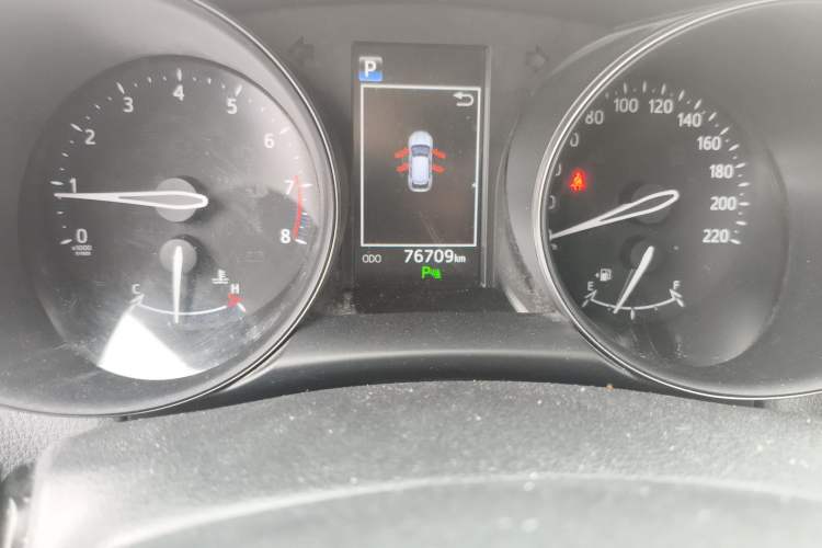 Used Toyota C-HR 2020 2.0L Luxury Edition Odometer Close Up