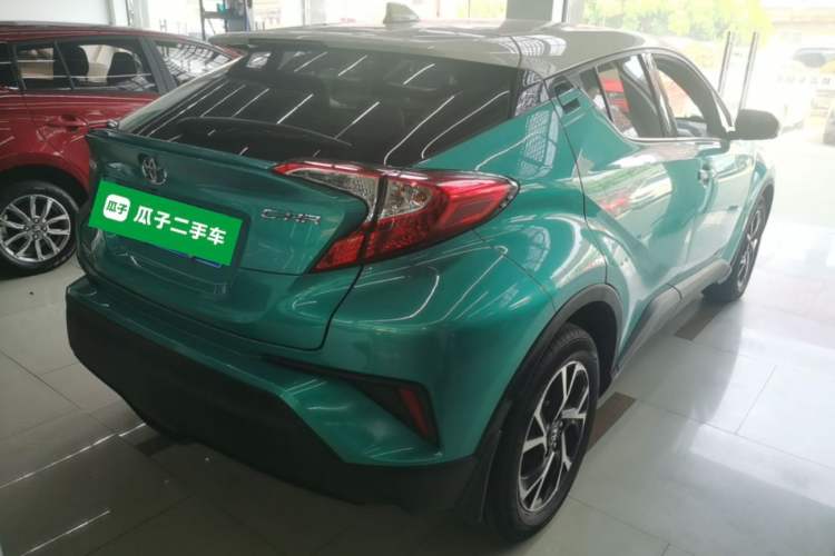 Used Toyota C-HR 2020 2.0L Leading Edition Rear Right 45 Deg