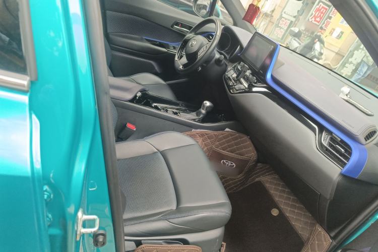 Used Toyota C-HR 2020 2.0L Luxury Edition Right Front Seat
