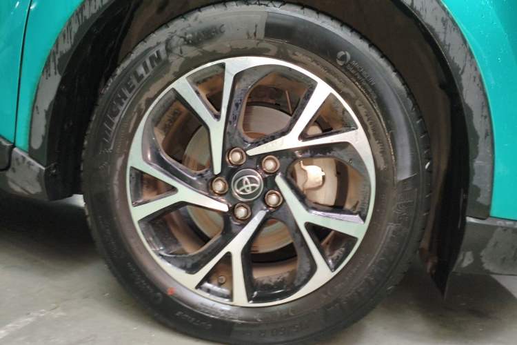 Used Toyota C-HR 2020 2.0L Comfort Edition Right Front Wheel Hub