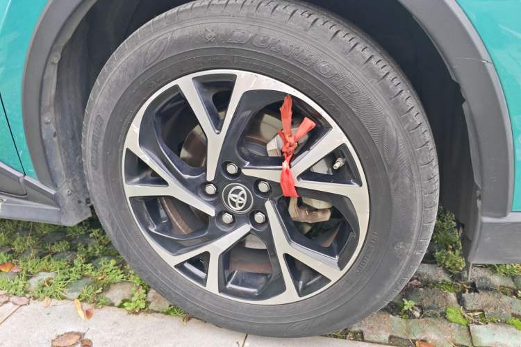 Used Toyota C-HR 2020 2.0L Leading Edition Right Front Wheel Hub