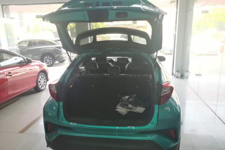 Used Toyota C-HR 2020 2.0L Leading Edition Trunk