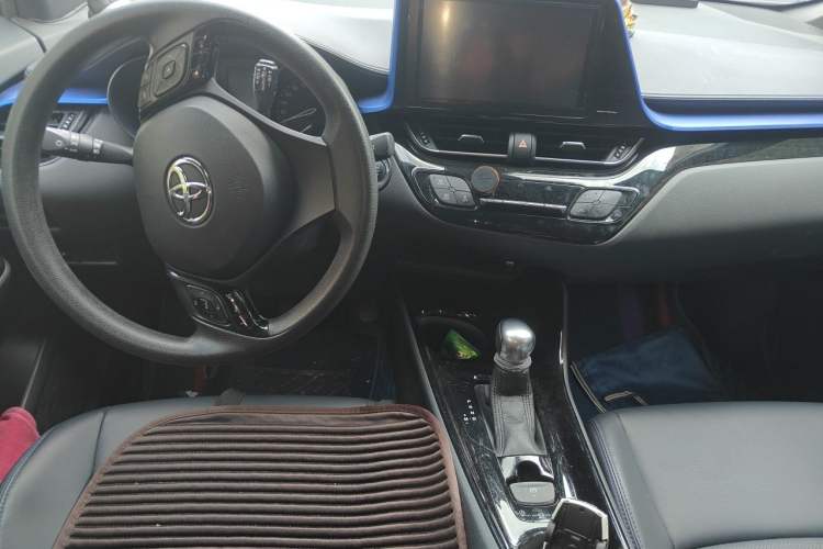 Used Toyota C-HR 2020 2.0L Leading Edition Center Console