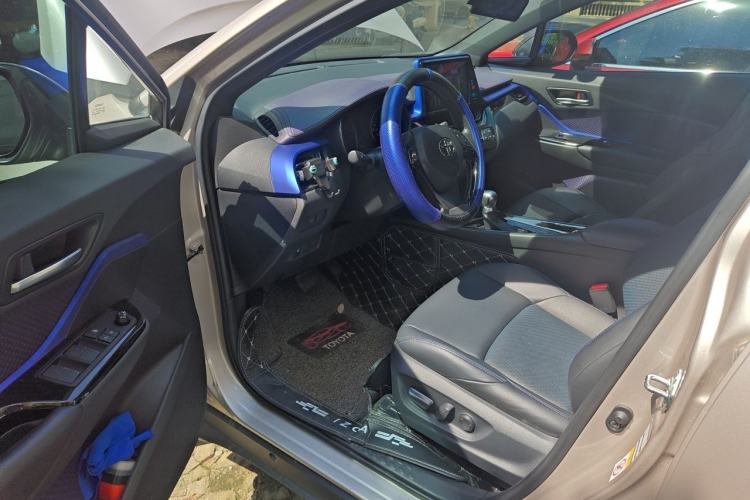 Used Toyota C-HR 2020 2.0L Luxury Edition Driver Seat