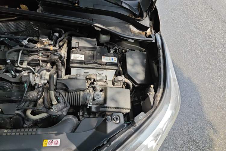 Used Toyota C-HR 2020 2.0L Leading Edition Engine Bay Left
