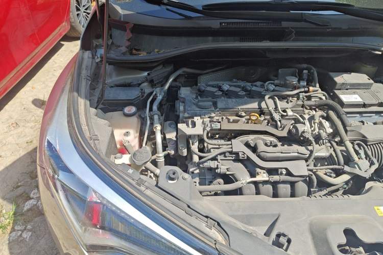 Used Toyota C-HR 2020 2.0L Luxury Edition Engine Bay Right
