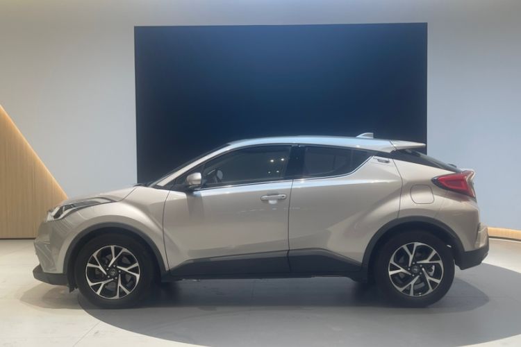 Used Toyota C-HR 2020 2.0L Leading Edition Exterior 3
