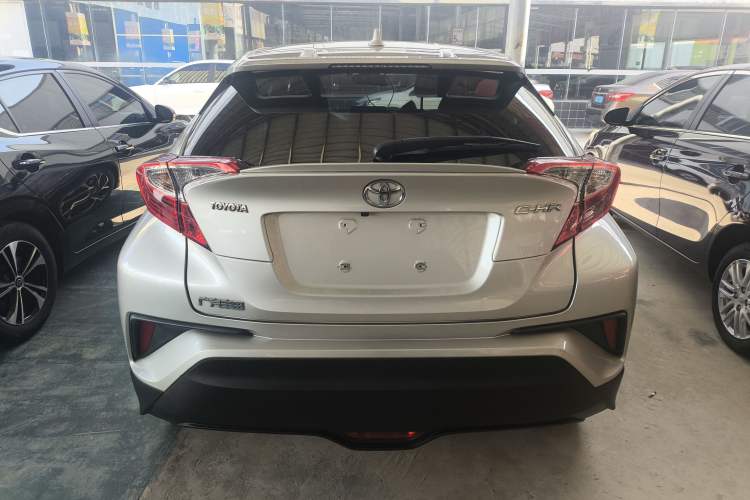 Used Toyota C-HR 2020 2.0L Leading Edition Exterior 4